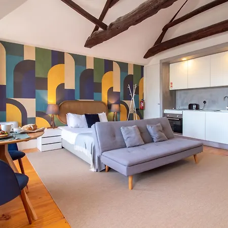 Lovelystay - Dirk - Almada 4º F Apartment *