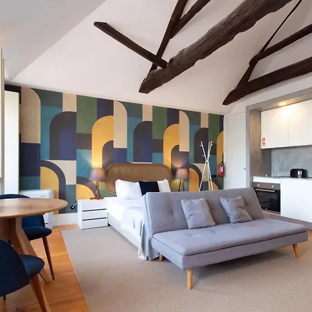 Lovelystay - Dirk - Almada 4º F Apartment *